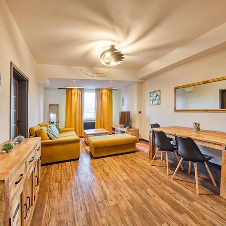 Mahalo Apartment บราติสลาวา ภายนอก รูปภาพ