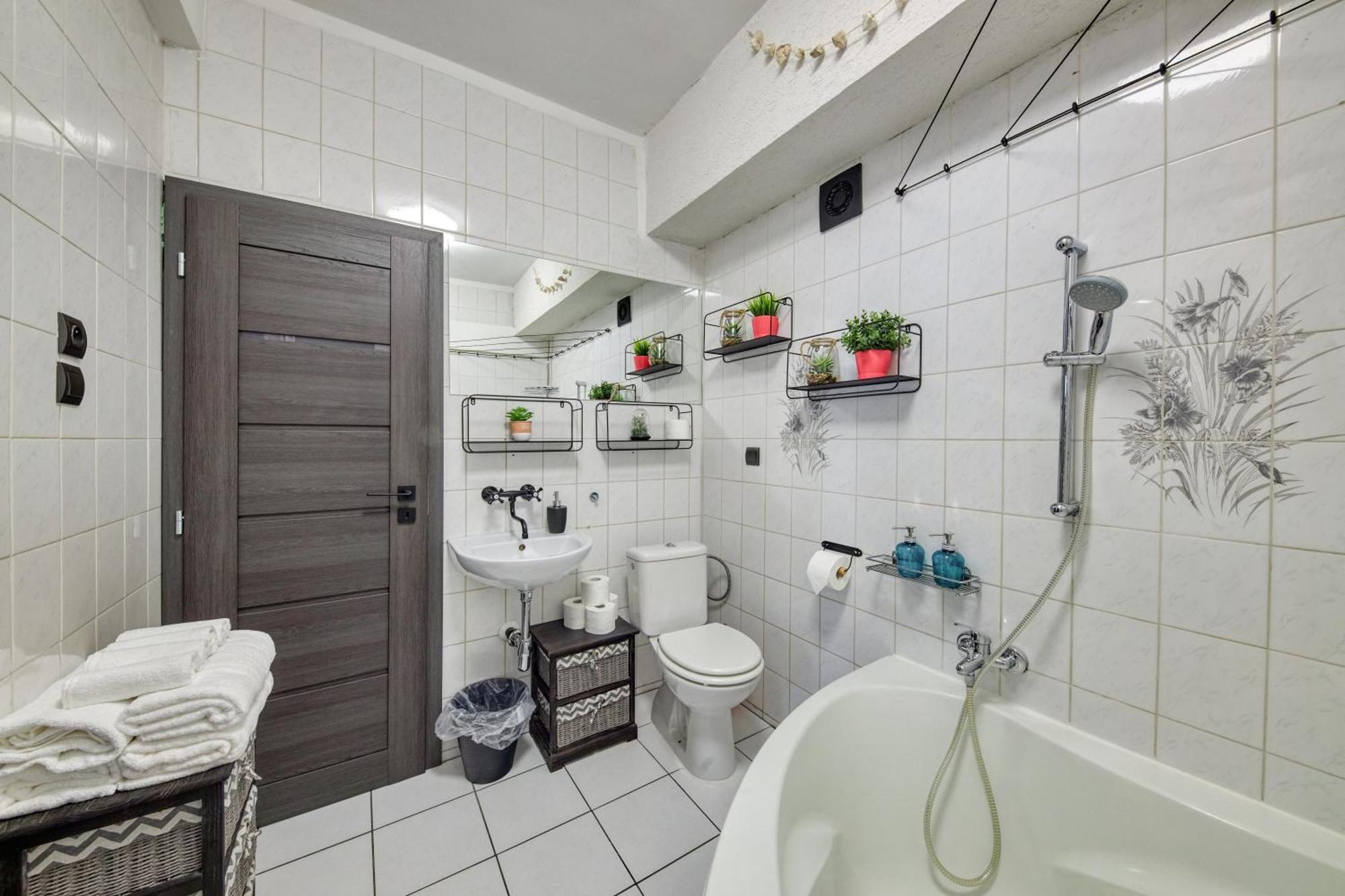 Mahalo Apartment บราติสลาวา ภายนอก รูปภาพ