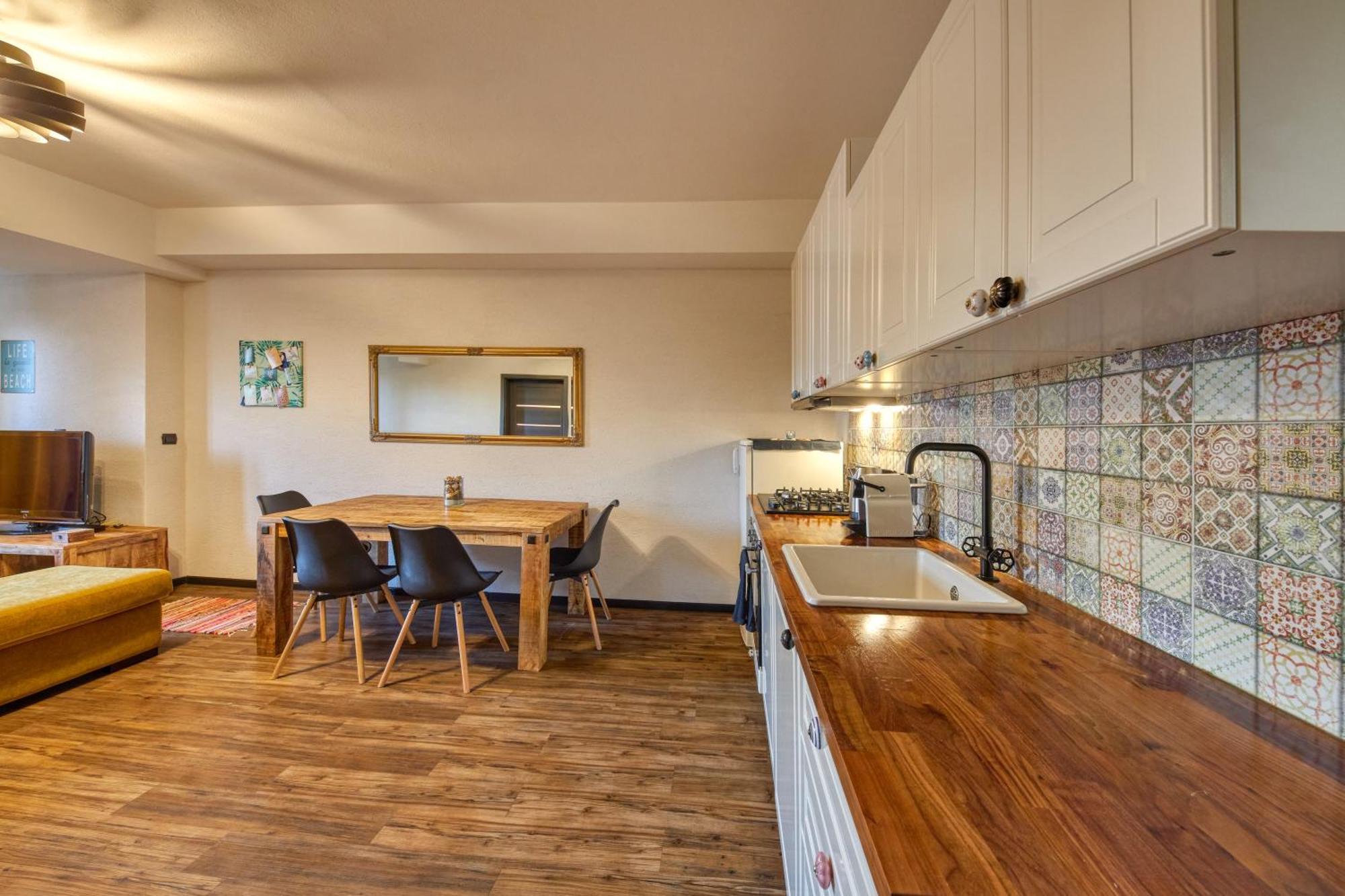 Mahalo Apartment บราติสลาวา ภายนอก รูปภาพ