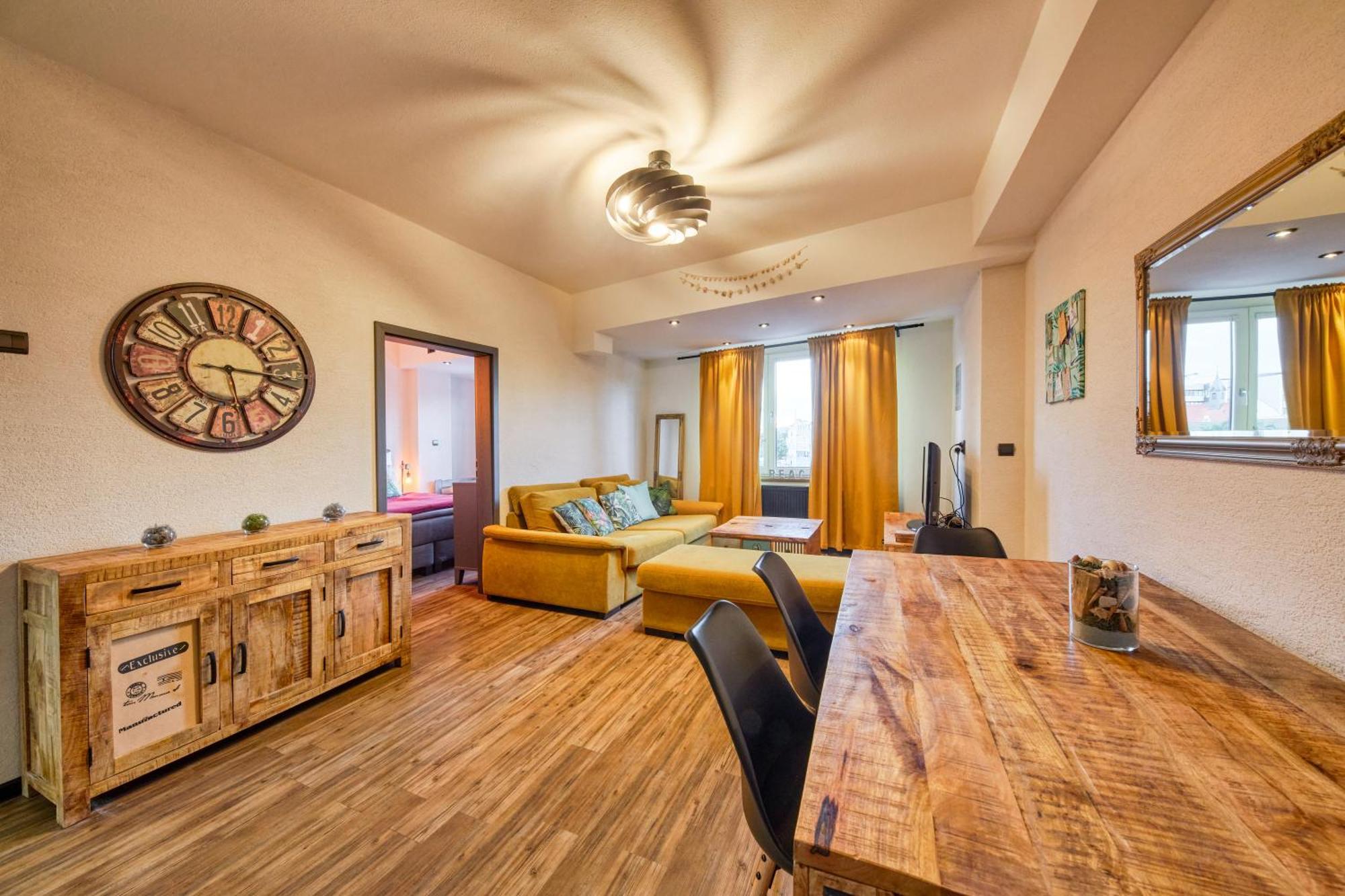 Mahalo Apartment บราติสลาวา ภายนอก รูปภาพ
